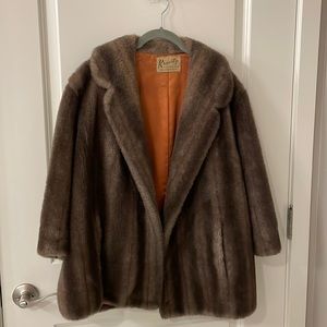 Stunning Vintage Faux Fur 🔥 3/4 Sleeve Boxy Fit